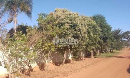 Chácara Residencial disponível para Venda no bairro Área Rural em Uberlândia-MG