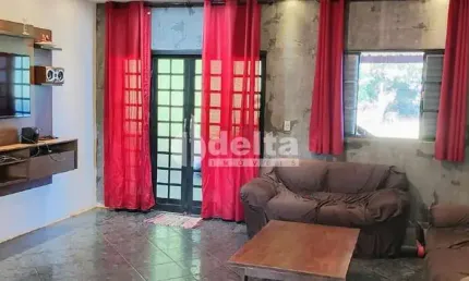 Chácara Residencial disponível para Venda no bairro Panorama em Uberlândia-MG