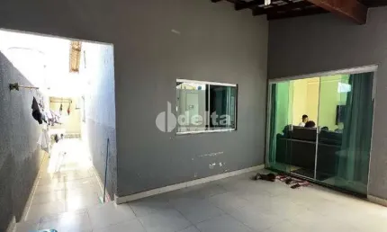Casa residencial disponível para venda no bairro São Jorge em Uberlândia-MG