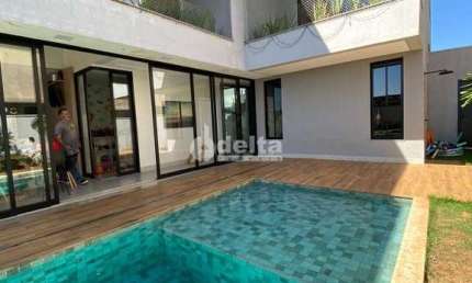 Casa no condomínio Village Paradiso 2 disponível para venda em Uberlândia-MG