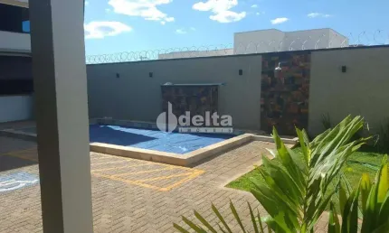 Casa residencial disponível para venda no bairro Novo Mundo em Uberlândia-MG