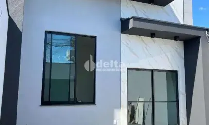 Casa residencial disponível para venda no bairro Jardim Brasília em Uberlândia-MG