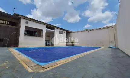 Casa residencial disponível para venda no bairro Nova Uberlândia em Uberlândia-MG