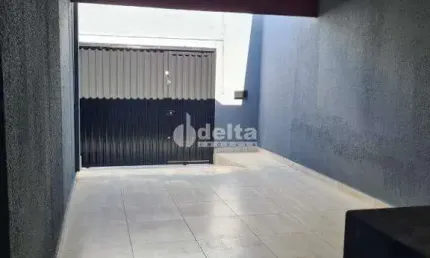 Casa residencial disponível para venda no bairro Nova Uberlândia em Uberlândia-MG