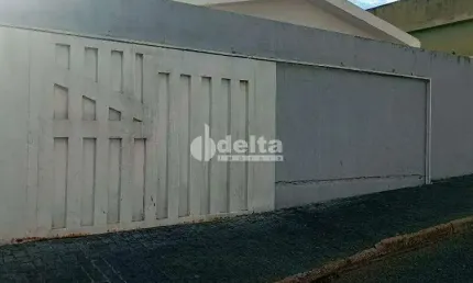 Casa residencial disponível para venda no bairro lagoinha em uberlândia-mg