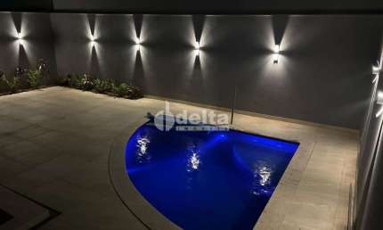 Casa no condomínio Gávea Paradiso disponível para venda em Uberlândia-MG