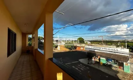 Casa residencial e comercial disponível para venda no bairro Tibery em Uberlândia-MG