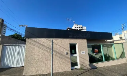 Casa Comercial disponível para locação/Venda no bairro Santa Maria em Uberlândia-MG
