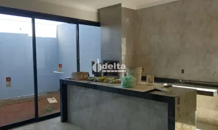 Casa residencial disponível para locação e venda no bairro Aclimação em Uberlândia-MG