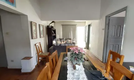 Casa residencial disponível para venda no bairro Centro em Uberlândia-MG