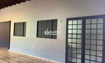 Casa residencial disponível para venda no bairro Morumbi em Uberlândia-MG