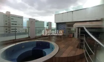 Cobertura  disponível para venda no bairro Santa Mônica em Uberlândia-MG