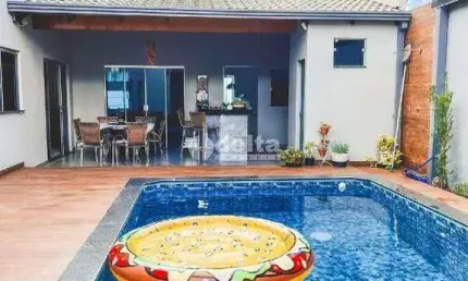 Casa residencial disponível para locação e venda no bairro Santa Mônica em Uberlândia-MG