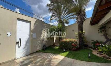Casa residencial disponível para locação e Venda no bairro Tibery em Uberlândia-MG