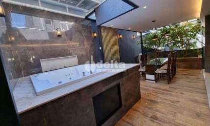 Casa no condomínio Village Paradiso 2 disponível para venda em Uberlândia-MG