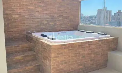 Cobertura  disponível para venda no bairro martins em uberlândia-mg