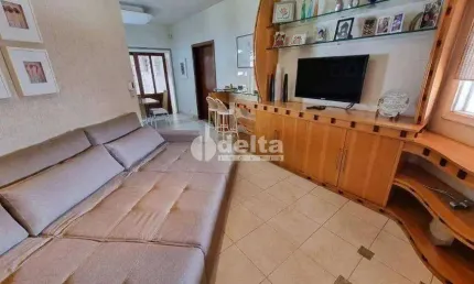 Casa residencial disponível para venda no bairro santa mônica em uberlândia-mg