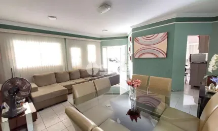 Casa residencial disponível para venda no bairro Jardim das Palmeiras em Uberlândia - MG