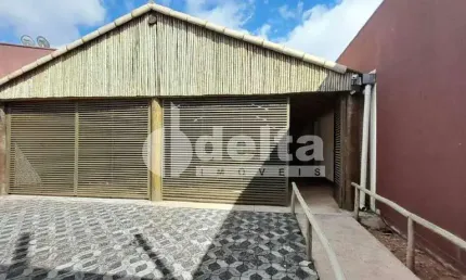 Galpão disponível para locação e venda no bairro Jardim Europa em Uberlândia-MG