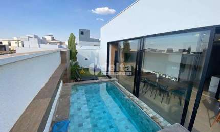Casa no condomínio Varanda Sul disponível para venda em Uberlândia-MG