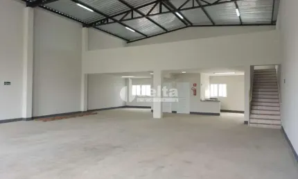 Galpão disponível para venda no bairro Shopping Park em Uberlândia-MG