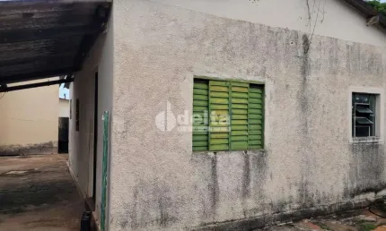 Casa com 2 quartos à venda no Tubalina, Uberlândia 