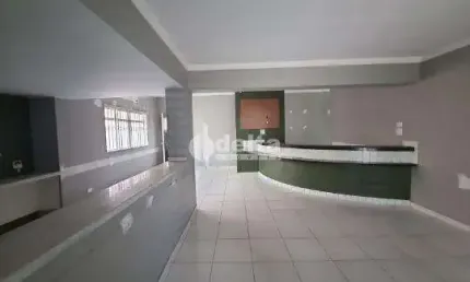 Casa residencial disponível para venda no bairro Lídice em Uberlândia-MG