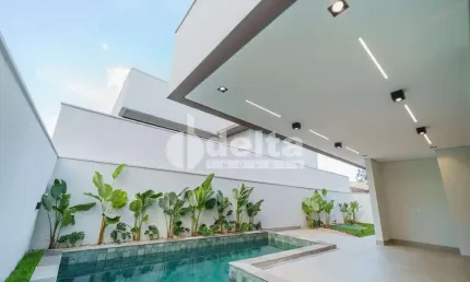 Casa em condomínio disponível para venda no bairro Laranjeiras em Uberlândia-MG