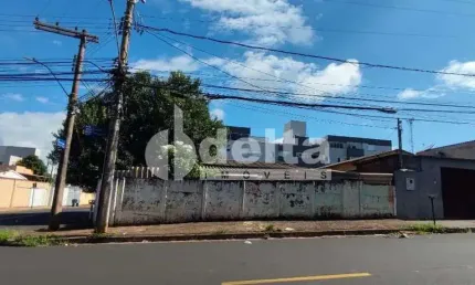Casa residencial disponível para venda no bairro Copacabana em Uberlândia-MG