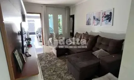 Casa residencial  disponível para venda no bairro Tibery em Uberlândia-MG