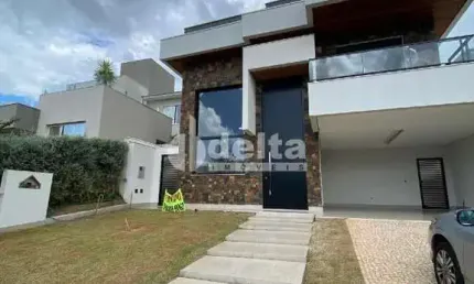 Casa no condomínio Varanda Sul disponível para venda em Uberlândia-MG