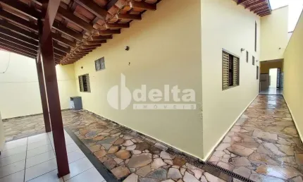 Casa residencial disponível para venda no bairro Vigilato Pereira em Uberlândia-MG