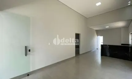 Casa residencial  disponível para venda no bairro Jardim Ipanema em Uberlândia-MG