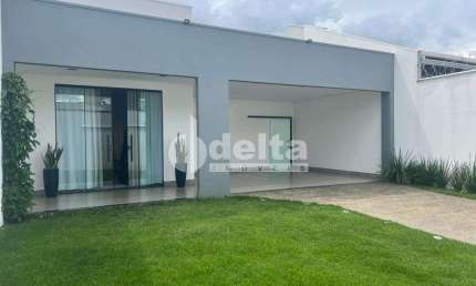 Casa com 3 quartos à venda no Jardim das Palmeiras, Uberlândia 