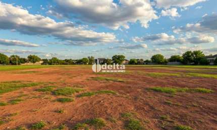 Terreno disponível para venda 253 m² no bairro Quinta Alto Umuarama em Uberlândia-MG