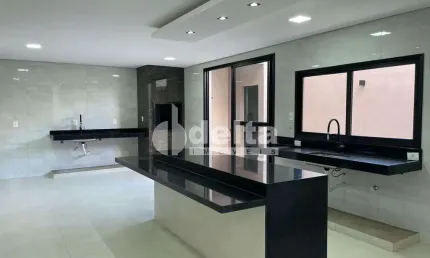Casa residencial disponível para venda no bairro Grand Ville em Uberlândia - MG.