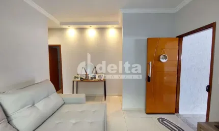 Casa residencial disponível para venda no bairro Chácaras Tubalina E Quartel em Uberlândia-MG.