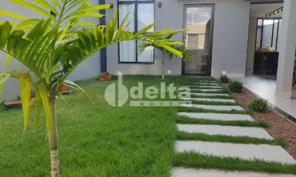 Casa com 3 quartos à venda no Jardim Europa, Uberlândia 