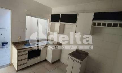 Casa no condomínio Vila Vigilato 2 disponível para venda em Uberlândia-MG