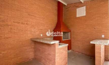 Casa residencial disponível para venda no bairro Brasil em Uberlândia-MG