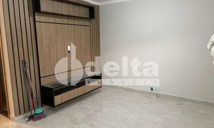 Casa residencial disponível para venda no bairro Grand Ville em Uberlândia - MG.