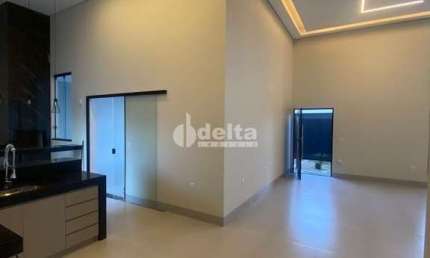 Casa residencial disponível para venda no bairro Novo Mundo em Uberlândia-MG