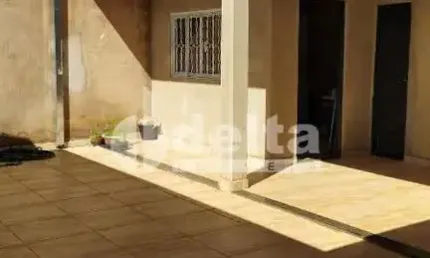 Casa residencial disponível para venda no bairro Morumbi em Uberlândia-MG