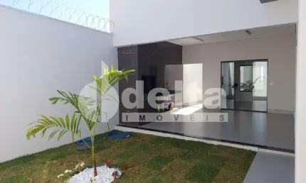 Casa residencial disponível para venda no bairro Laranjeiras em Uberlândia-MG