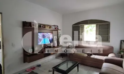 Casa residencial disponível para venda no bairro Copacabana em Uberlândia-MG