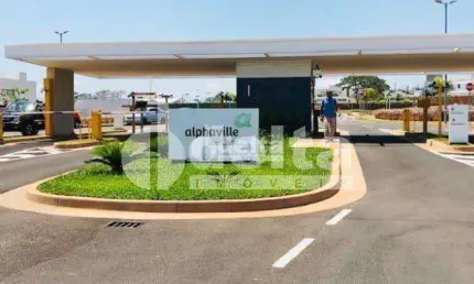 Terreno no Condomínio disponível para venda no bairro Granja Marileusa em Uberlândia-MG