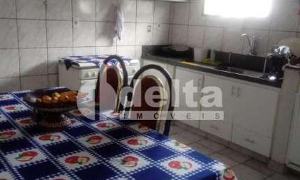 Casa residencial  disponível para venda no bairro Tibery em Uberlândia-MG