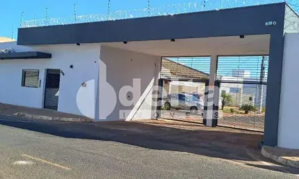 Casa no condomínio Victória disponível para venda em Uberlândia-MG
