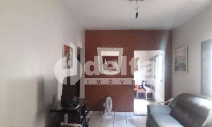 Casa residencial disponível para venda no bairro Saraiva em Uberlândia-MG.