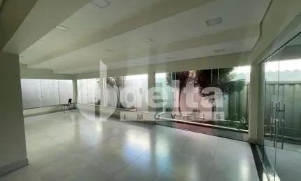 Casa residencial disponível para venda no bairro Presidente Roosevelt em Uberlândia-MG